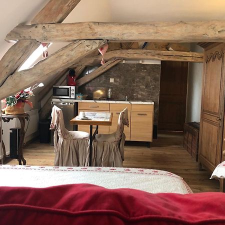 Ferrière-la-Petite Aux Logis De La Solre Bed & Breakfast エクステリア 写真