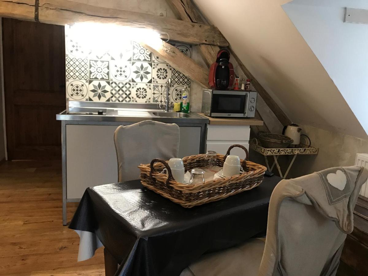 Ferrière-la-Petite Aux Logis De La Solre Bed & Breakfast エクステリア 写真