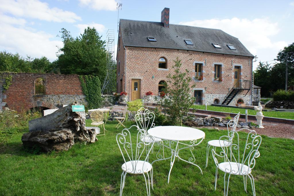 Ferrière-la-Petite Aux Logis De La Solre Bed & Breakfast エクステリア 写真
