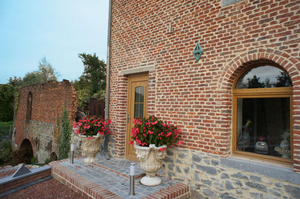 Ferrière-la-Petite Aux Logis De La Solre Bed & Breakfast エクステリア 写真