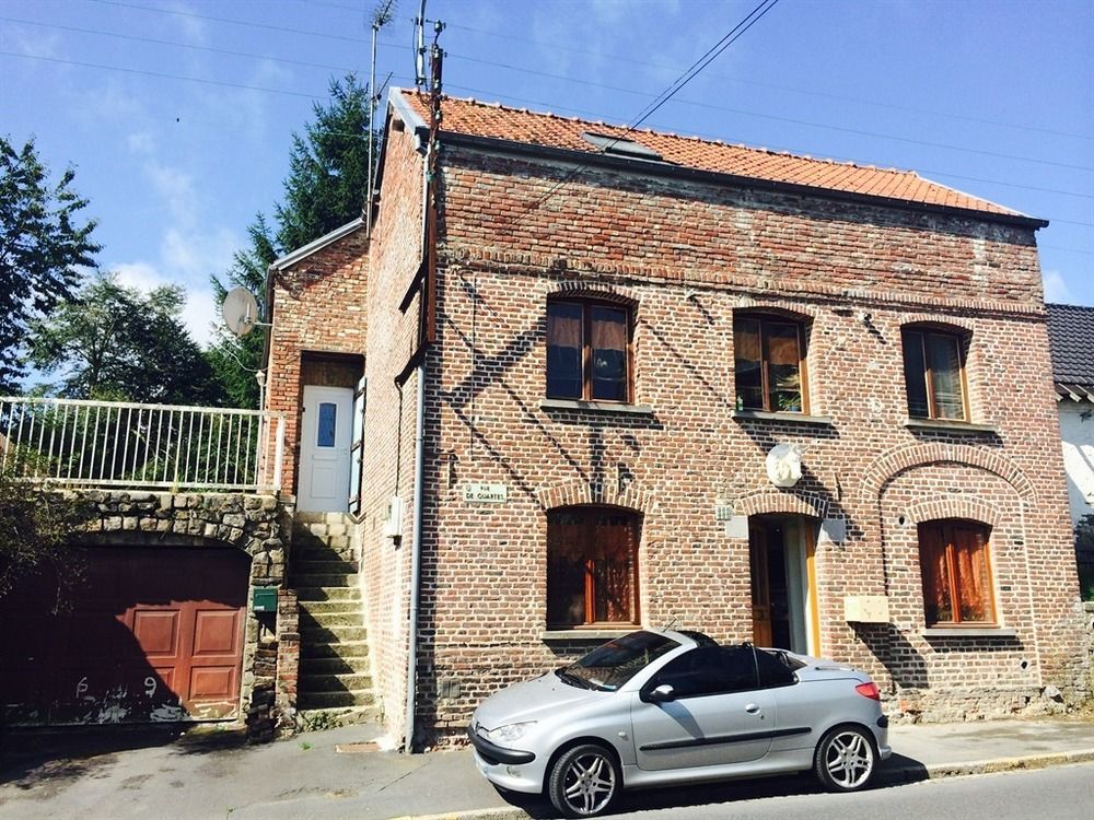 Ferrière-la-Petite Aux Logis De La Solre Bed & Breakfast エクステリア 写真